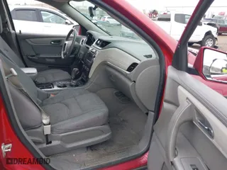 2014 Chevrolet Traverse LT with VIN 1GNKRGKDXEJ326811, listed as a IAAI auction lot 42006727 with 190,612 mi miles. Bid and sale history available at carsss.com. Image 5.