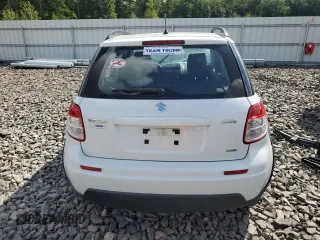 2013 Suzuki SX4 Crossover with VIN JS2YB5A31D6101673, listed as a Copart auction lot 70571514 with 137,306 mi miles and Salvage Title. Bid and sale history available at carsss.com. Image 6.