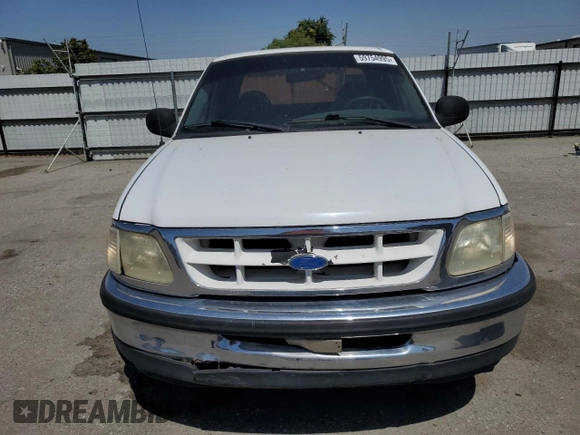 1997 Ford F-150 с VIN 1FTDX1769VNC17277, выставлен на аукционе Copart как лот 59754995 с пробегом 190 116 миль миль и Списание • Salvage title. История ставок и продаж доступна на DreamBid. Изображение 5.