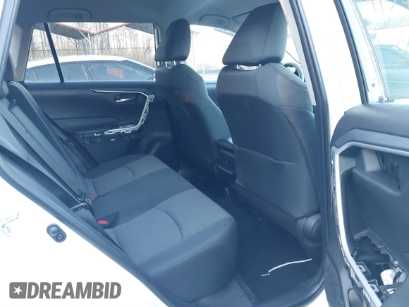 2022 Toyota RAV4 XLE with VIN 2T3P1RFV4NC305332, listed as a IAAI auction lot 41543826 with 11,240 mi miles. Bid and sale history available at carsss.com. Image 8.
