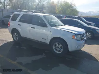2008 Ford Escape Hybrid with VIN 1FMCU59H98KC98969, listed as a IAAI auction lot 42022840 with 161,840 mi miles. Bid and sale history available at carsss.com. Image 1.