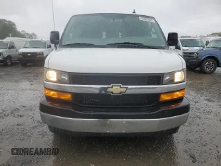 2021 Chevrolet Express Cargo z VIN 1GCWGAF78M1259125, wystawiony jako Copart lot #58451345 z przebiegiem 52 544 mil mil oraz Szkody całkowita. Historia ofert i sprzedaży dostępna na DreamBid. Obrazek 5.