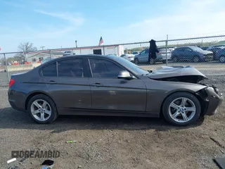 2015 BMW 3 Series 320i xDrive с VIN WBA3C3G50FNT50924, выставлен на аукционе IAAI как лот 42084473 с пробегом Не указан миль и . История ставок и продаж доступна на DreamBid. Изображение 13.