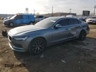 2018 Volvo S90 Momentum with VIN LVY982MK0JP033167, listed as a Copart auction lot 82034334 with 101,927 mi miles and Salvage Title. Bid and sale history available at carsss.com. Image 1.