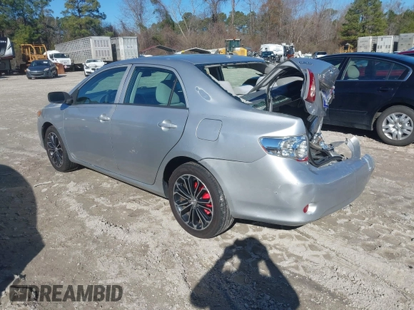 2010 Toyota Corolla z VIN 1NXBU4EE5AZ354952, wystawiony jako IAAI lot #41455621 z przebiegiem 178 878 mil mil oraz . Historia ofert i sprzedaży dostępna na DreamBid. Obrazek 3.