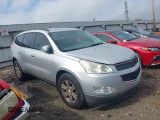 2011 Chevrolet Traverse 1LT z VIN 1GNKRGED2BJ157021, wystawiony jako IAAI lot #42209688 z przebiegiem 227 263 mil mil oraz . Historia ofert i sprzedaży dostępna na DreamBid. Obrazek 1.