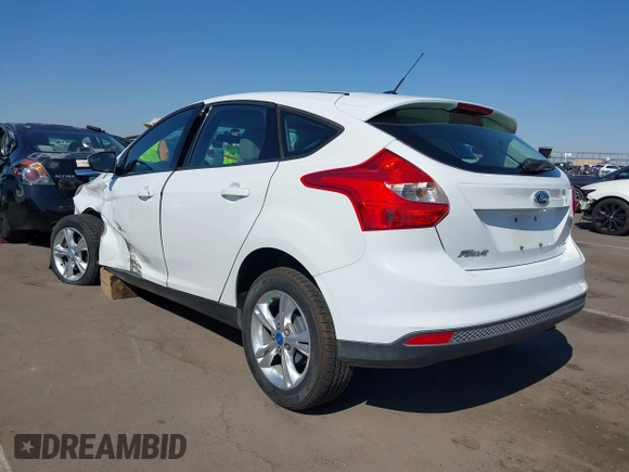 2013 Ford Focus SE with VIN 1FADP3K24DL280819, listed as a IAAI auction lot 41991923 with 228,158 mi miles. Bid and sale history available at carsss.com. Image 3.