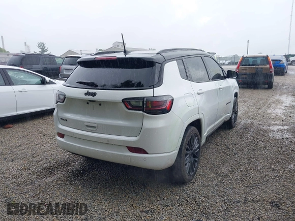 2023 Jeep Compass (RED) Edition z VIN 3C4NJDCN0PT524005, wystawiony jako IAAI lot #42628948 z przebiegiem 34 737 mil mil oraz . Historia ofert i sprzedaży dostępna na DreamBid. Obrazek 4.