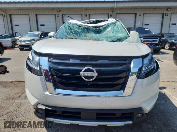 2023 Nissan Pathfinder Platinum z VIN 5N1DR3DK1PC223933, wystawiony jako Copart lot #59137525 z przebiegiem 21 193 mil mil oraz Szkoda całkowita • Salvage title. Historia ofert i sprzedaży dostępna na DreamBid. Obrazek 5.