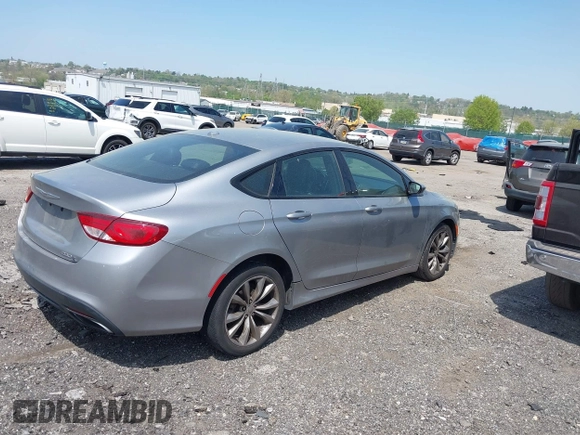 2016 Chrysler 200 S with VIN 1C3CCCBB1GN133033, listed as a IAAI auction lot 42121605 with 1 mi miles. Bid and sale history available at carsss.com. Image 4.