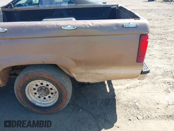 1992 Ford Ranger XLT with VIN 1FTCR10X4NPA94811, listed as a IAAI auction lot 42047550 with 37,763 mi miles. Bid and sale history available at carsss.com. Image 12.