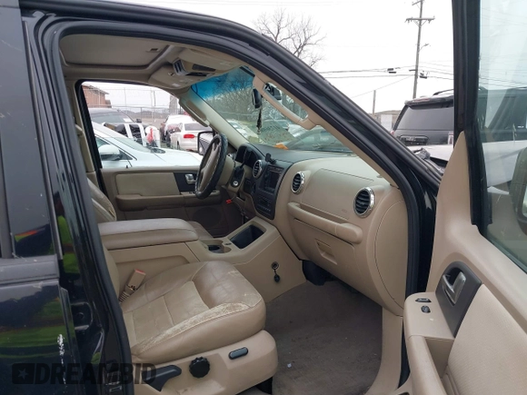2003 Ford Expedition Eddie Bauer with VIN 1FMFU18L53LA39572, listed as a IAAI auction lot 41736986 with 1 mi miles. Bid and sale history available at carsss.com. Image 5.
