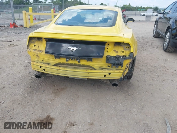 2015 Ford Mustang EcoBoost z VIN 1FA6P8TH1F5431521, wystawiony jako IAAI lot #42799574 z przebiegiem 147 337 mil mil oraz . Historia ofert i sprzedaży dostępna na DreamBid. Obrazek 6.