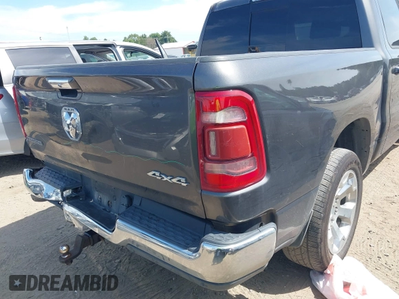 2019 Ram 1500 Big Horn z VIN 1C6RRFFG8KN743717, wystawiony jako IAAI lot #40321463 z przebiegiem 89 387 mil mil oraz . Historia ofert i sprzedaży dostępna na DreamBid. Obrazek 19.