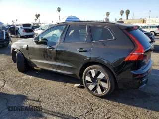 2024 Volvo XC60 Plus Dark Theme z VIN YV4H60DL2R1896845, wystawiony jako Copart lot #46711415 z przebiegiem 24 916 mil mil oraz Szkoda całkowita • Salvage title. Historia ofert i sprzedaży dostępna na DreamBid. Obrazek 2.