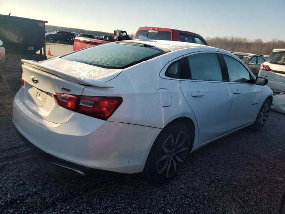 2020 Chevrolet Malibu RS with VIN 1G1ZG5STXLF154667, listed as a Copart auction lot 48537075 with 32,116 mi miles and Salvage Title. Bid and sale history available at carsss.com. Image 3.