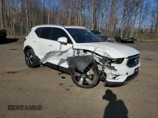 2020 Volvo XC40 Momentum with VIN YV4162UK8L2177380, listed as a Copart auction lot 49244565 with 45,228 mi miles and Salvage Title. Bid and sale history available at DreamBid. Image 4.