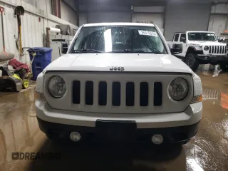 2013 Jeep Patriot Latitude with VIN 1C4NJPFA0DD250364, listed as a Copart auction lot 86316314 with 68,686 mi miles and Salvage Title. Bid and sale history available at carsss.com. Image 5.