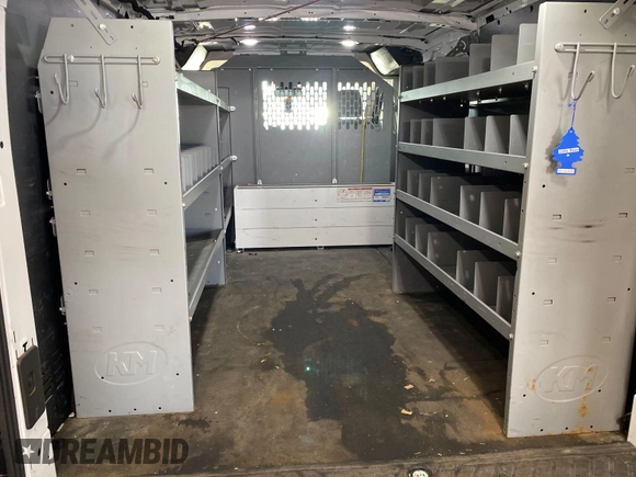 2018 Ford Transit с VIN 1FTYE1YM0JKB52111, выставлен на аукционе IAAI как лот 42832831 с пробегом 132 936 миль миль и . История ставок и продаж доступна на DreamBid. Изображение 18.