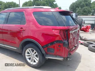 2017 Ford Explorer XLT z VIN 1FM5K7D84HGB14106, wystawiony jako IAAI lot #42285520 z przebiegiem 109 716 mil mil oraz . Historia ofert i sprzedaży dostępna na DreamBid. Obrazek 19.