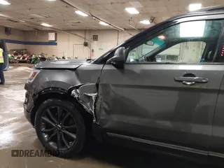 2017 Ford Explorer XLT z VIN 1FM5K8D81HGD27004, wystawiony jako IAAI lot #41760831 z przebiegiem 107 187 mil mil oraz . Historia ofert i sprzedaży dostępna na DreamBid. Obrazek 6.