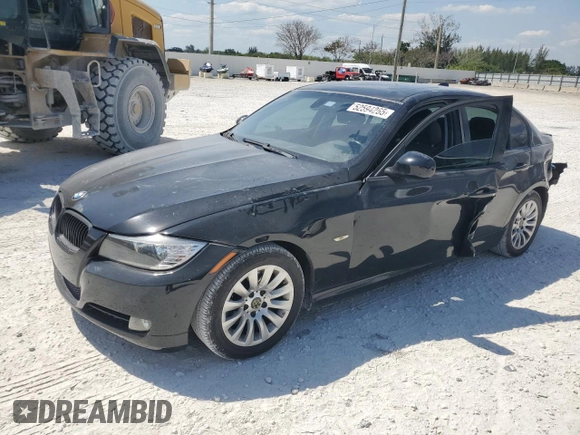 2009 BMW 3 Series 328i z VIN WBAPH73549E125586, wystawiony jako Copart lot #52594265 z przebiegiem 117 657 mil mil oraz Szkoda całkowita • Salvage title. Historia ofert i sprzedaży dostępna na DreamBid. Obrazek 1.