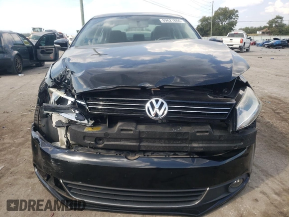 2013 Volkswagen Jetta SEL z VIN 3VWGX7AJ1DM400160, wystawiony jako Copart lot #69621884 z przebiegiem 135 059 mil mil oraz Szkoda całkowita • Salvage title. Historia ofert i sprzedaży dostępna na DreamBid. Obrazek 5.