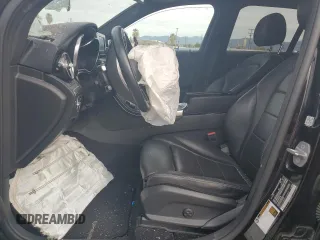 2019 Mercedes-Benz GLC 300 z VIN WDC0G4JB4KV165942, wystawiony jako Copart lot #46959205 z przebiegiem Nie podano mil oraz Szkoda całkowita • Salvage title. Historia ofert i sprzedaży dostępna na DreamBid. Obrazek 7.