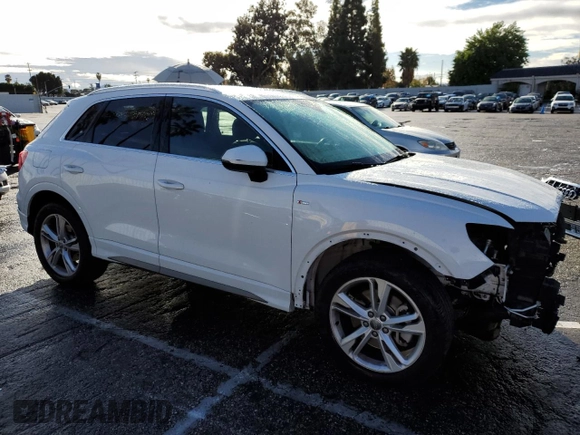 2020 Audi Q3 S line Premium with VIN WA1DECF34L1038801, listed as a Copart auction lot 69990392 with 33,152 mi miles. Bid and sale history available at carsss.com. Image 4.