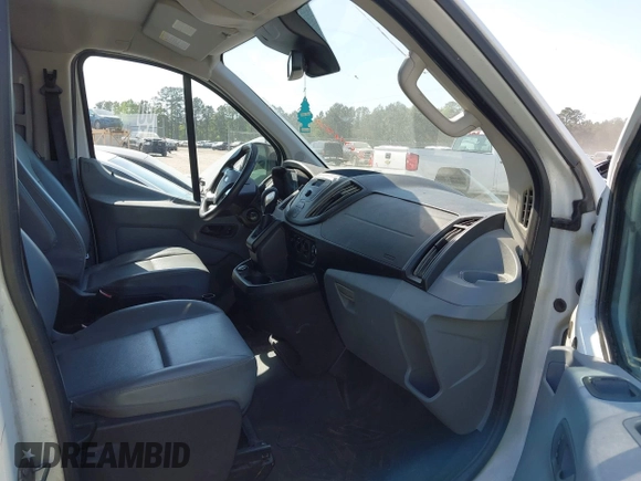 2017 Ford Transit z VIN 1FTYE1ZM6HKA83224, wystawiony jako IAAI lot #42045091 z przebiegiem 94 943 mil mil oraz . Historia ofert i sprzedaży dostępna na DreamBid. Obrazek 5.
