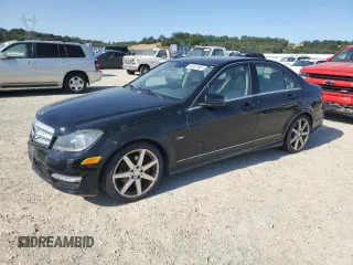 2012 Mercedes-Benz C 250 Sport z VIN WDDGF4HB1CR215421, wystawiony jako Copart lot #59267555 z przebiegiem 114 029 mil mil oraz Czysty tytuł • Clean title. Historia ofert i sprzedaży dostępna na DreamBid. Obrazek 1.