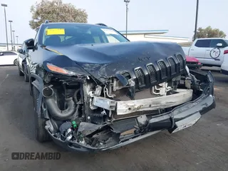 2018 Jeep Cherokee Latitude с VIN 1C4PJLCXXJD556624, выставлен на аукционе IAAI как лот 42464810 с пробегом 63 570 миль миль и . История ставок и продаж доступна на DreamBid. Изображение 6.