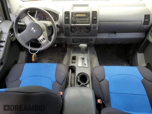 2005 Nissan Xterra SE z VIN 5N1AN08WX5C620712, wystawiony jako Copart lot #57815735 z przebiegiem 203 340 mil mil oraz Szkoda całkowita • Salvage title. Historia ofert i sprzedaży dostępna na DreamBid. Obrazek 8.