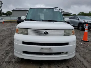 2005 Scion xB z VIN JTLKT324154025074, wystawiony jako Copart lot #56737945 z przebiegiem 222 857 mil mil oraz Szkody całkowita. Historia ofert i sprzedaży dostępna na DreamBid. Obrazek 5.