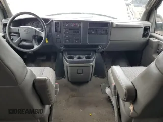 2007 Chevrolet Express Passenger with VIN 1GAHG39U771237121, listed as a Copart auction lot 60245775 with 187,005 mi miles and Salvage title. Bid and sale history available at DreamBid. Image 8.