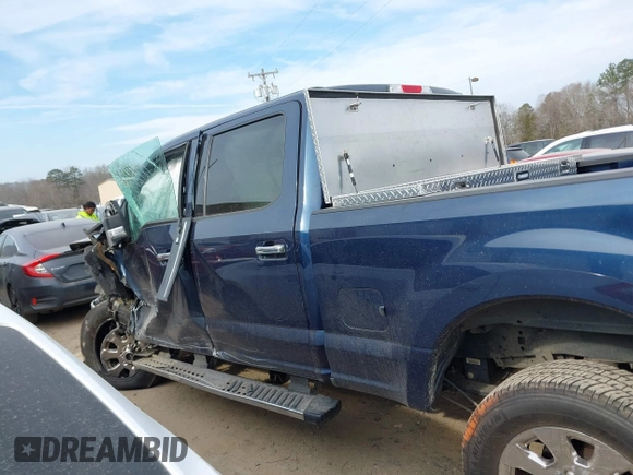 2017 Ford F-250 Lariat z VIN 1FT7W2B68HEF41645, wystawiony jako IAAI lot #41472023 z przebiegiem 137 920 mil mil oraz . Historia ofert i sprzedaży dostępna na DreamBid. Obrazek 14.