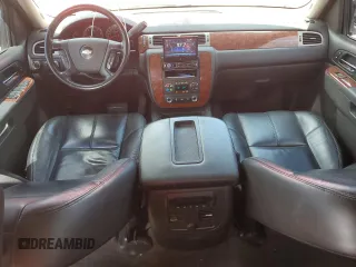 2010 Chevrolet Avalanche LT with VIN 3GNVKFE05AG157345, listed as a Copart auction lot 58083315 with 186,530 mi miles and Salvage title. Bid and sale history available at DreamBid. Image 8.