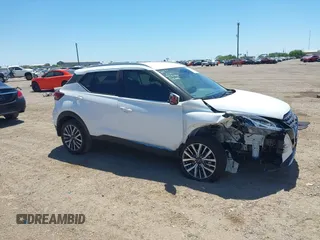 2024 Nissan Kicks SV z VIN 3N1CP5CV0RL482954, wystawiony jako IAAI lot #41978519 z przebiegiem 13 816 mil mil oraz . Historia ofert i sprzedaży dostępna na DreamBid. Obrazek 1.