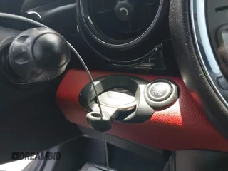 2008 MINI Hardtop с VIN WMWMF33538TT65157, выставлен на аукционе IAAI как лот 42587798 с пробегом 128 795 миль миль и . История ставок и продаж доступна на DreamBid. Изображение 11.