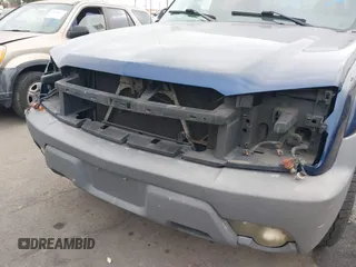 2002 Chevrolet Avalanche z VIN 3GNEC13T42G117403, wystawiony jako IAAI lot #41086264 z przebiegiem 237 188 mil mil oraz . Historia ofert i sprzedaży dostępna na DreamBid. Obrazek 6.