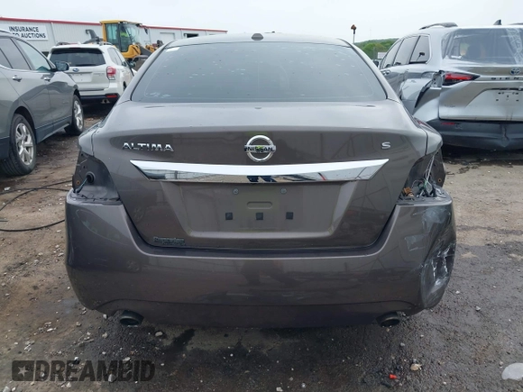 2015 Nissan Altima 2.5 S with VIN 1N4AL3AP5FC427759, listed as a IAAI auction lot 42091647 with 182,132 mi miles. Bid and sale history available at carsss.com. Image 17.