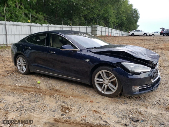 2015 Tesla Model S 85 kWh Battery with VIN 5YJSA1S17FFP74130, listed as a Copart auction lot 58516593 with 116,631 mi miles. Bid and sale history available at carsss.com. Image 4.