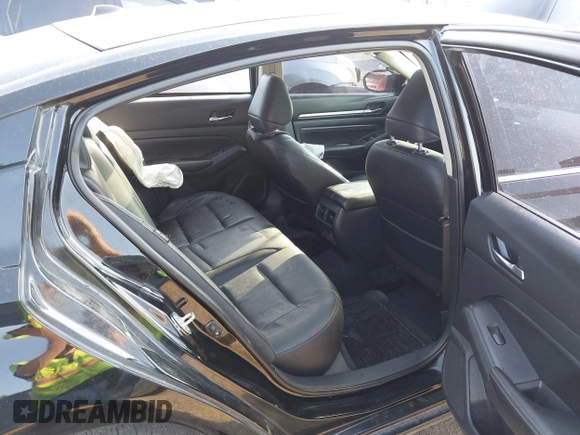 2019 Nissan Altima 2.5 SL with VIN 1N4BL4EVXKC120729, listed as a IAAI auction lot 39457605 with 132,189 mi miles. Bid and sale history available at carsss.com. Image 8.