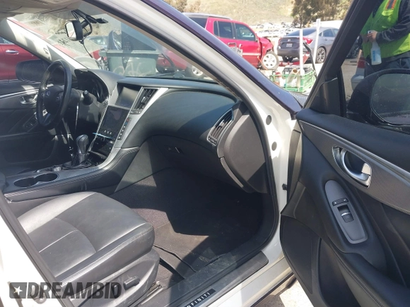 2016 Infiniti Q50 3.0t Premium with VIN JN1EV7AP5GM304586, listed as a IAAI auction lot 41841233 with 103,051 mi miles. Bid and sale history available at carsss.com. Image 5.