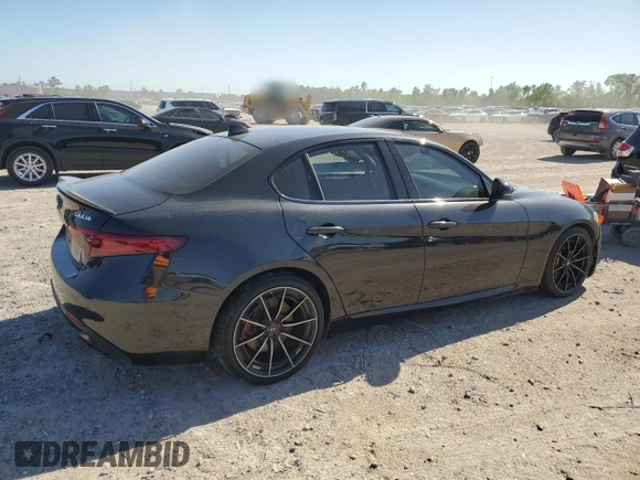 2017 Alfa Romeo Giulia Ti z VIN ZARFAECN2H7550899, wystawiony jako Copart lot #51627825 z przebiegiem 110 489 mil mil oraz Szkody całkowita. Historia ofert i sprzedaży dostępna na DreamBid. Obrazek 3.