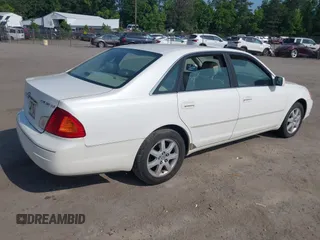 2000 Toyota Avalon XL z VIN 4T1BF28B2YU102103, wystawiony jako IAAI lot #42441529 z przebiegiem 256 568 mil mil oraz . Historia ofert i sprzedaży dostępna na DreamBid. Obrazek 4.