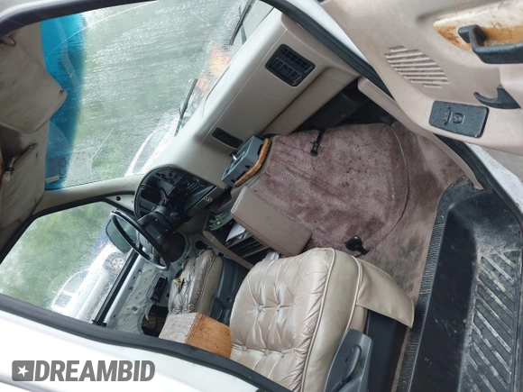 1994 Ford Econoline Cargo с VIN 1FDEE14N3RHA79838, выставлен на аукционе IAAI как лот 42207281 с пробегом Не указан миль и . История ставок и продаж доступна на DreamBid. Изображение 5.
