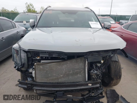 2024 Kia Telluride EX X-Line z VIN 5XYP3DGC0RG501992, wystawiony jako IAAI lot #42199896 z przebiegiem 11 727 mil mil oraz . Historia ofert i sprzedaży dostępna na DreamBid. Obrazek 13.