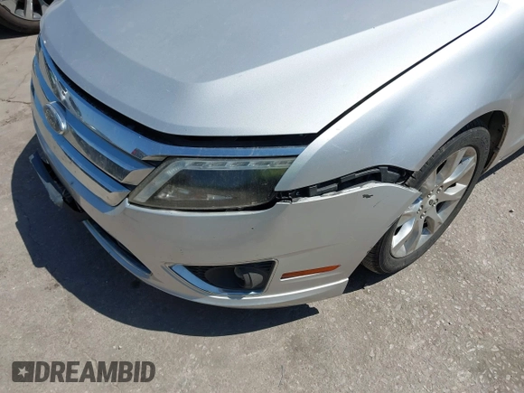 2011 Ford Fusion SEL with VIN 3FAHP0JA2BR253318, listed as a IAAI auction lot 41858945 with 178,710 mi miles. Bid and sale history available at carsss.com. Image 6.