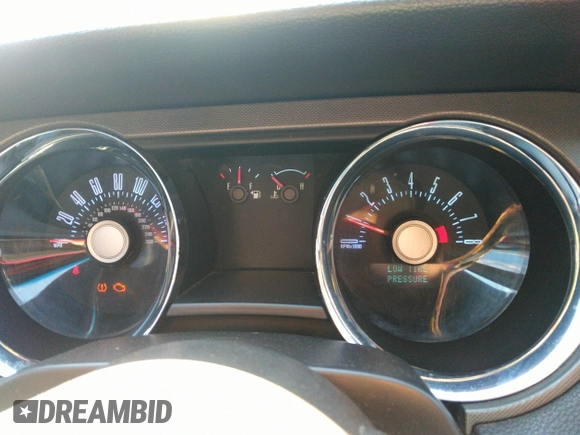 2012 Ford Mustang V6 z VIN 1ZVBP8EM2C5273329, wystawiony jako IAAI lot #42357858 z przebiegiem 168 728 mil mil oraz . Historia ofert i sprzedaży dostępna na DreamBid. Obrazek 7.